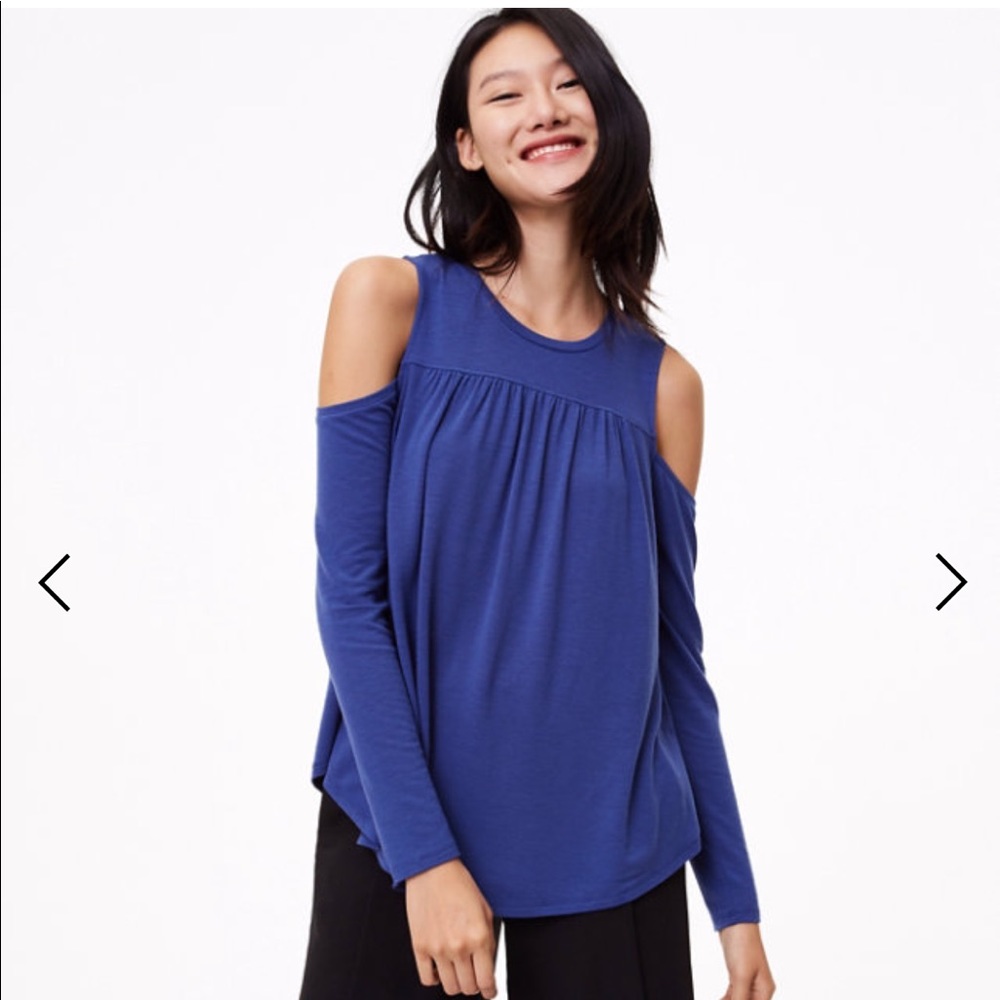 ❗️NEW ❗️LOFT cold shoulder top